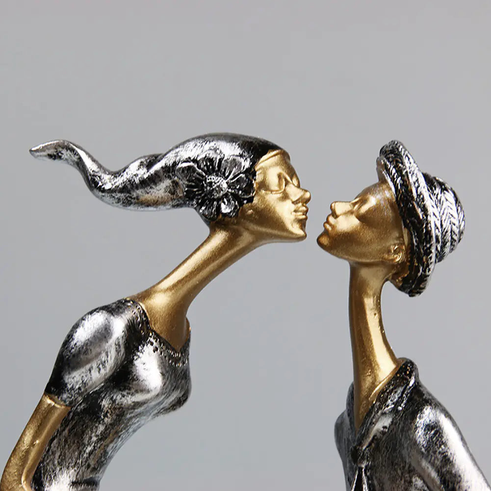 Elegant Resin Kissing Couple Decor for Home and Office